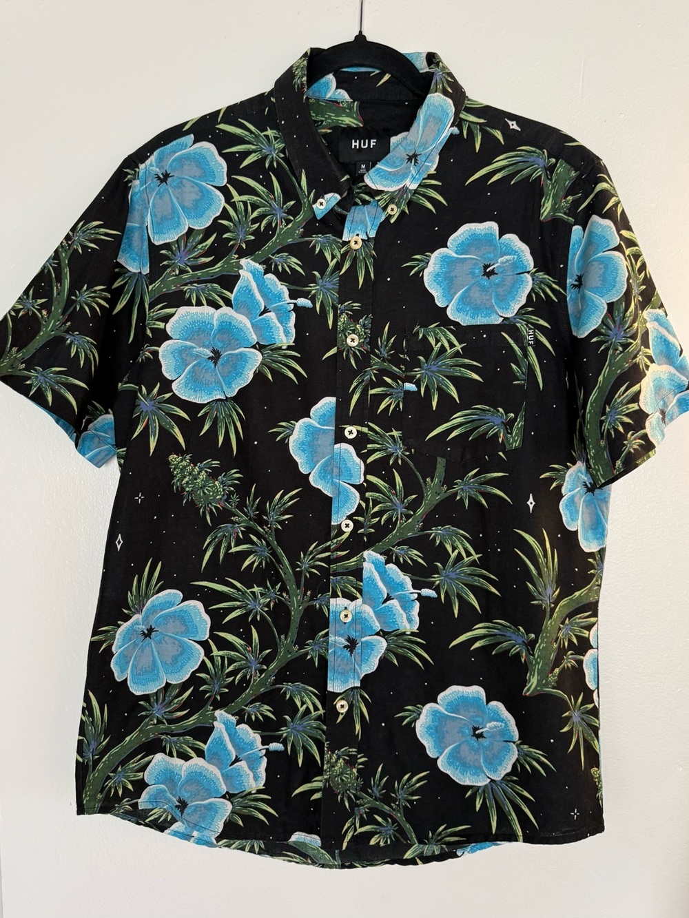 HUF Short-Sleeve Button-Up Hawaiian Shirt with Blue Floral Print
